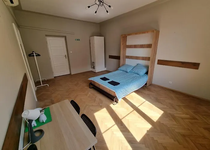 Fantastic-inn - Kr63 *